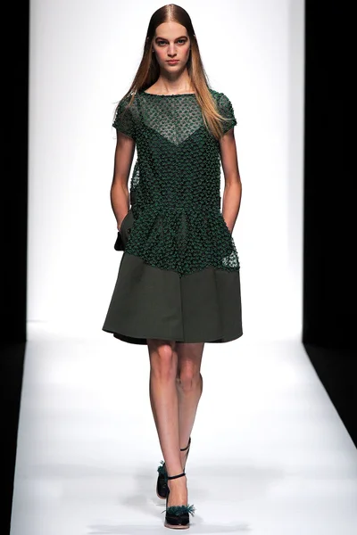 Look 25